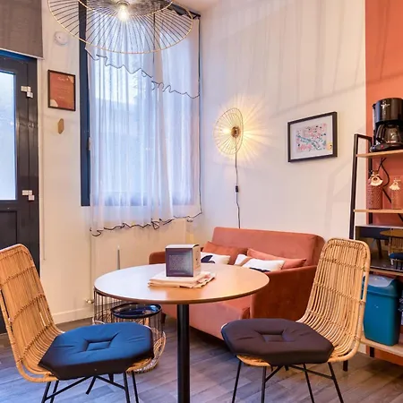 Deborah Calme Lit Et Place De Parking Apartment Rouen
