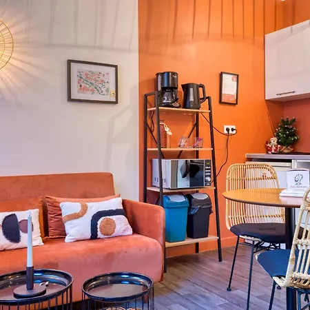 Deborah Calme Lit Et Place De Parking Apartment Rouen